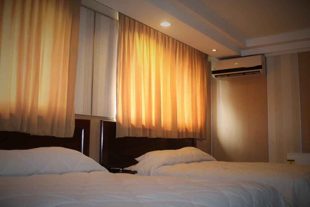 Hotel Roma Plaza Kota Panama Bagian luar foto