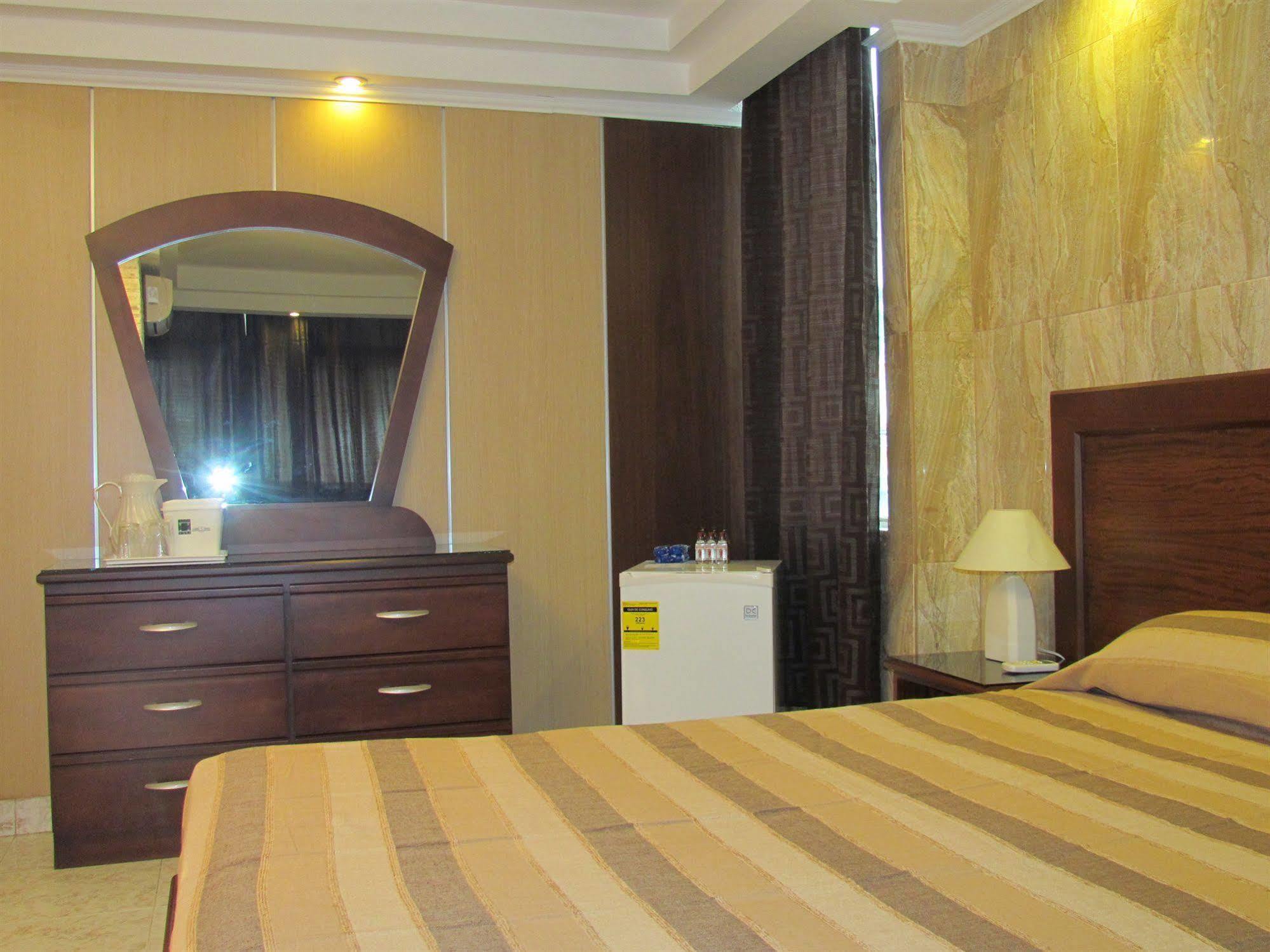 Hotel Roma Plaza Kota Panama Bagian luar foto